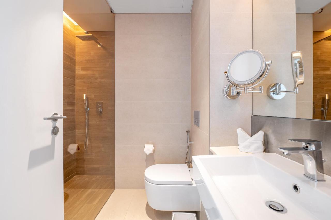 Spectacular 3 Bedroom Condo With Maids Room Facing The Dubai Eye Exterior photo
