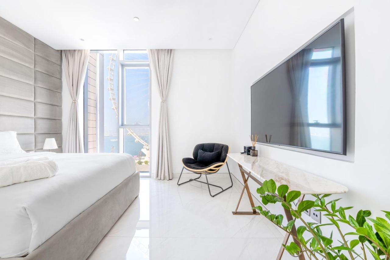 Spectacular 3 Bedroom Condo With Maids Room Facing The Dubai Eye Exterior photo