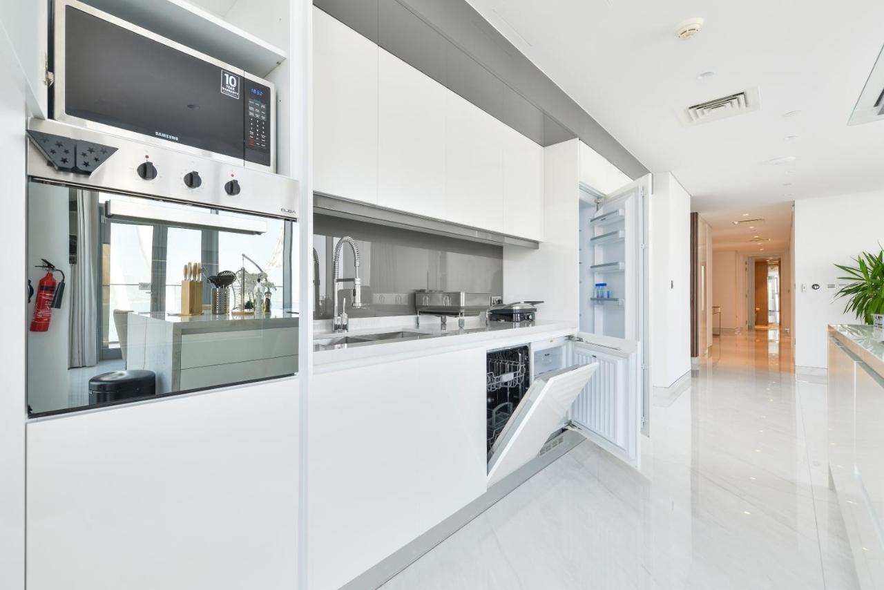 Spectacular 3 Bedroom Condo With Maids Room Facing The Dubai Eye Exterior photo